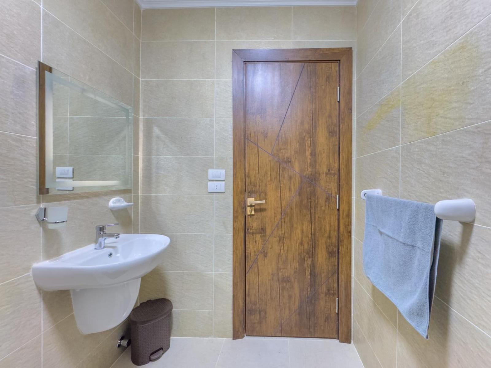 Royal Crown Hotel Giza Pyramids View Kafrat al Jabal Exterior photo