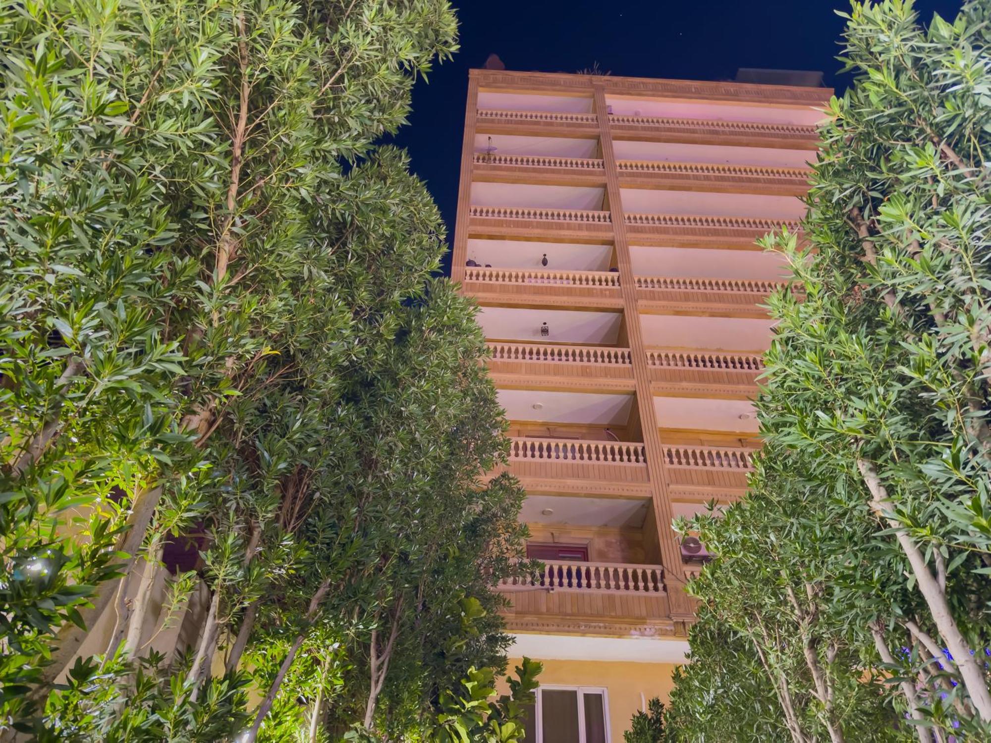 Royal Crown Hotel Giza Pyramids View Kafrat al Jabal Exterior photo
