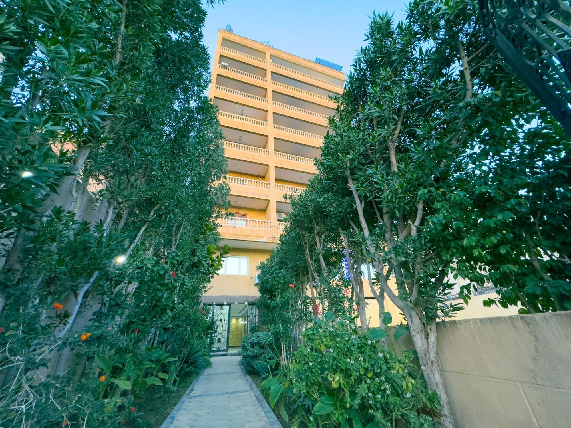 Royal Crown Hotel Giza Pyramids View Kafrat al Jabal Exterior photo